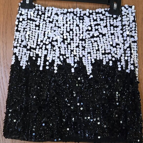Women's French Connection black short skirt w/white& black Sequins Size 4 - Picture 7 of 8